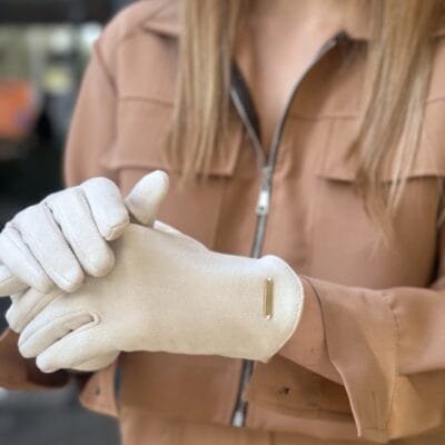 Γάντια με χρυσή λεπτομέρεια