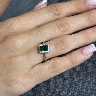 Silver ring 925° Mono stone in rectangular shape with green Swarovski stone and cubic zirconia