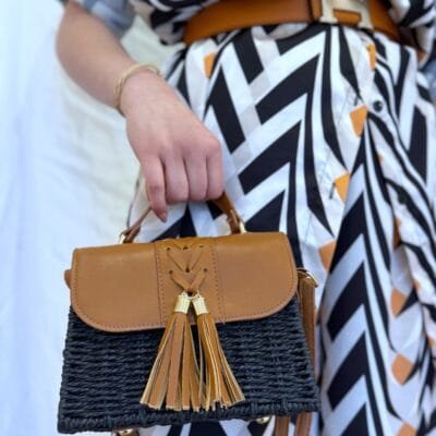 Τσάντα Picnic ψάθινη με δερμάτινη λεπτομέρεια σε μαύρο χρώμα